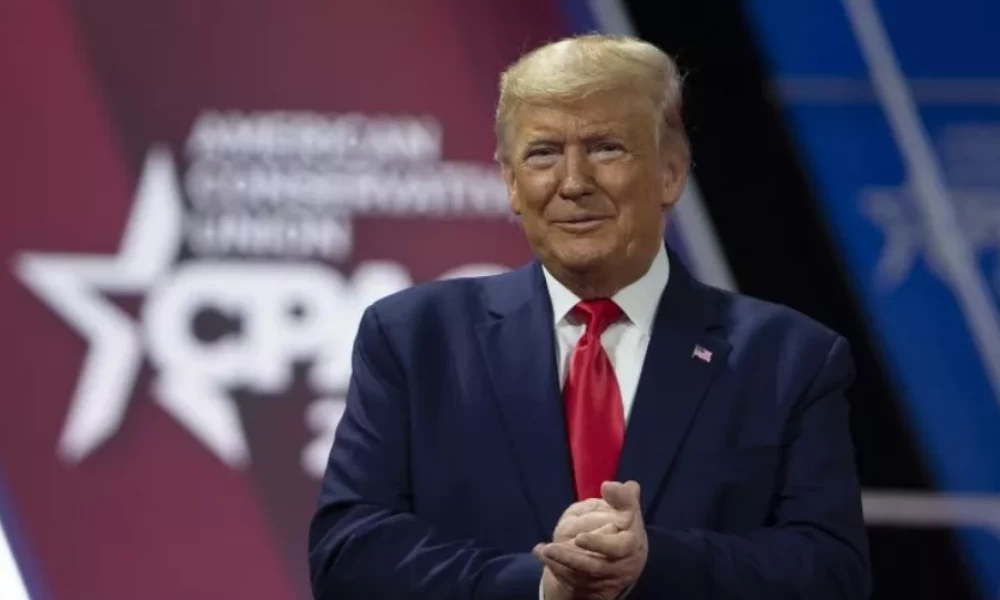 Τραμπ: Μπορεί να αποφασίσω να νικήσω τους Δημοκρατικούς για τρίτη φορά (βίντεο)